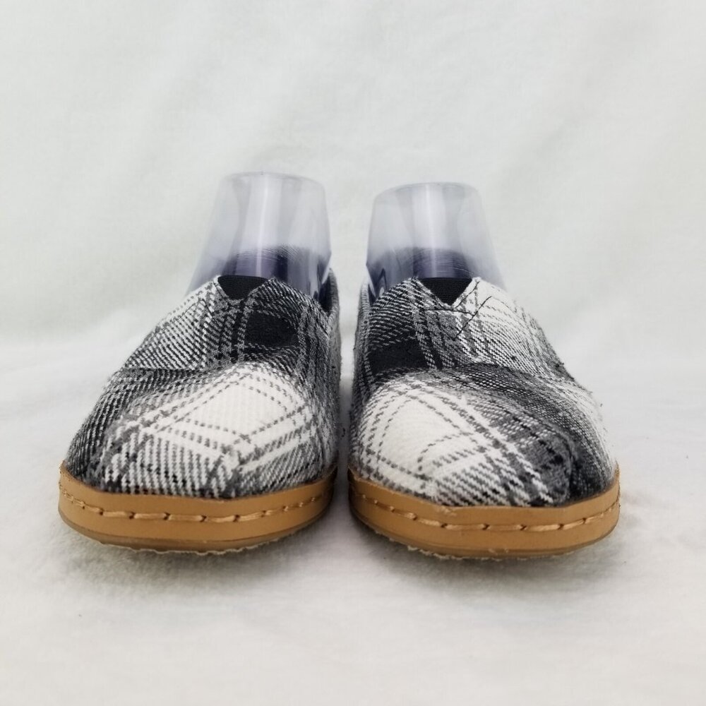 ✅TOMS Plaid Flannel ALPARGATA Slip On Shoes Women's 8.5 Black/White Flat Loafers - Picture 6 of 11